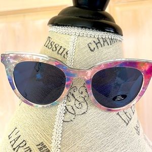 Prive’ Revaux - Polarized Sunglasses/Firm Price 🕶